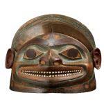 Casco Tlingit. Costa NW Norteamérica. Colección permanente. Museo de América